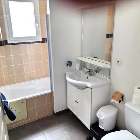 Hébergement de vacances 4 Pers. Avec Piscine Commune Proche