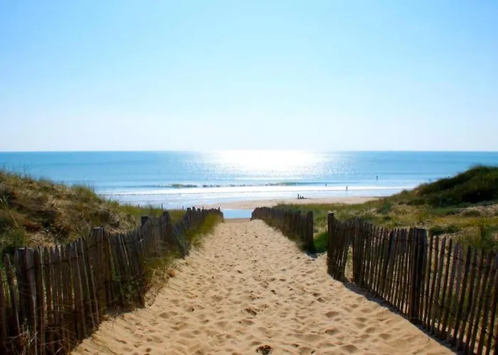 4 Pers. Avec Piscine Commune Proche